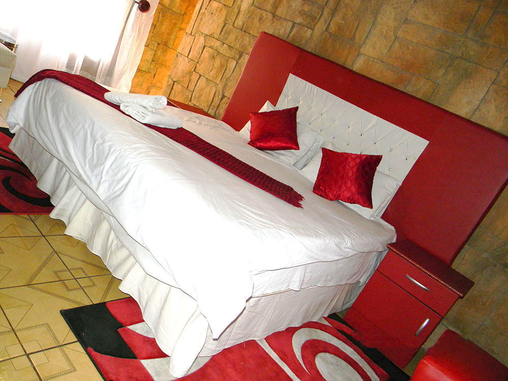 African Cave Lodge Hammanskraal Εξωτερικό φωτογραφία