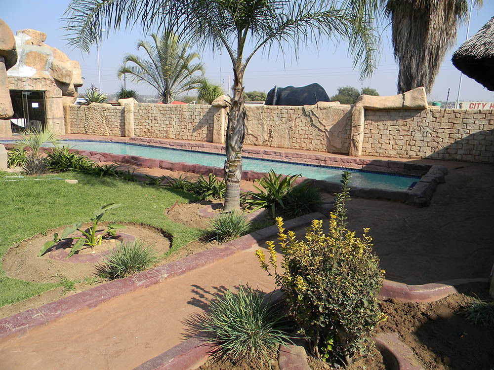 African Cave Lodge Hammanskraal Εξωτερικό φωτογραφία